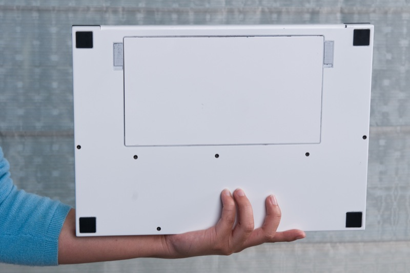 Illustration for article titled Voodoo's Envy 133 Is Thinnest Notebook Alive; Based On Intel Metro Concept Laptop